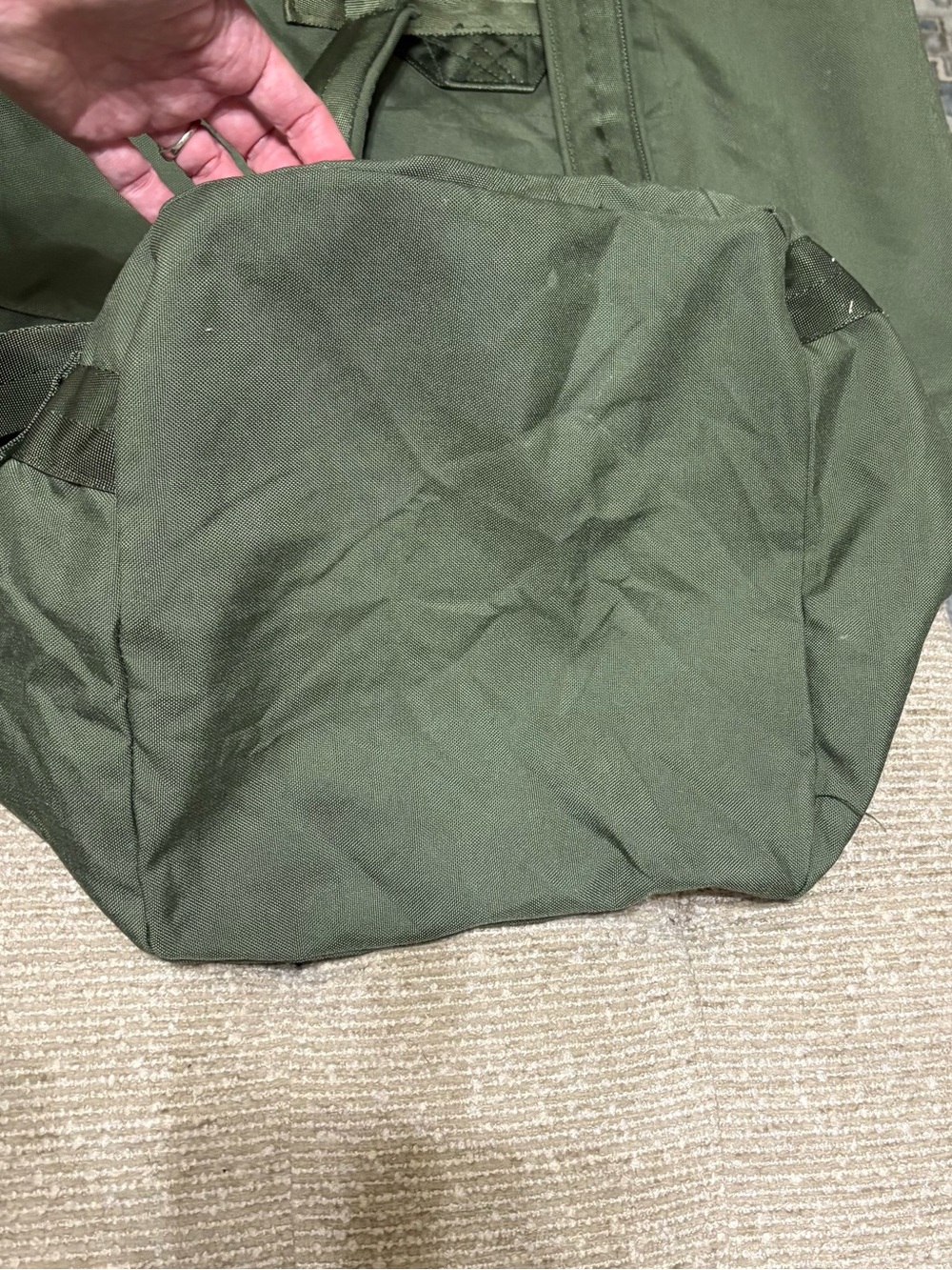Army backpack - Picture 3 of 7